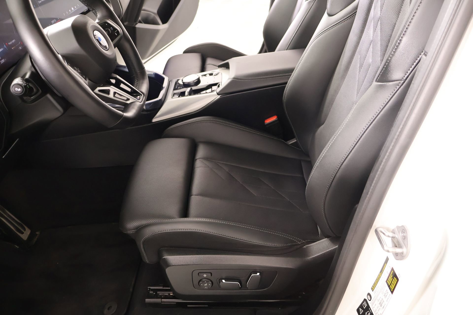 Used 2025 BMW X3 xDrive30i image 11