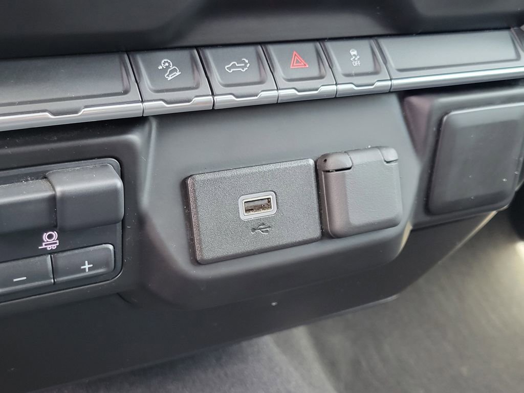 Used 2020 Chevrolet Silverado 1500 Custom Trail Boss w/ Custom Convenience Package image 11