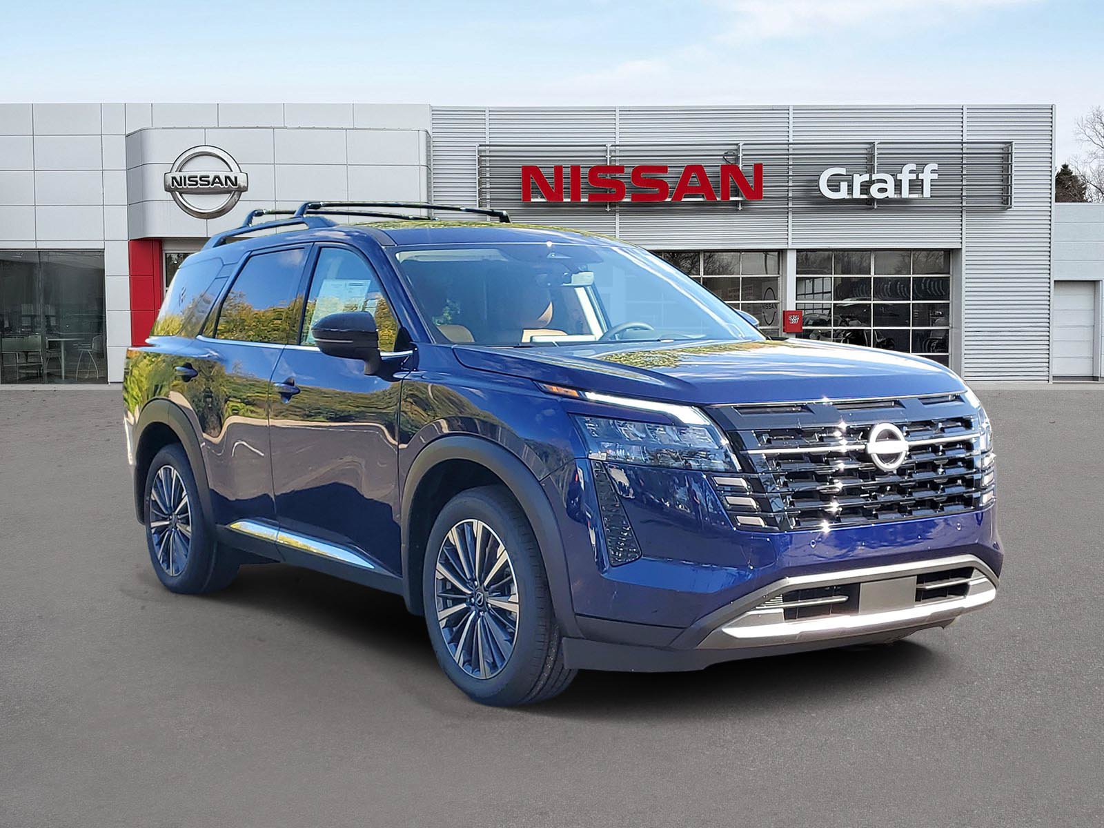 New 2026 Nissan Pathfinder Platinum AWD/4WD image 2