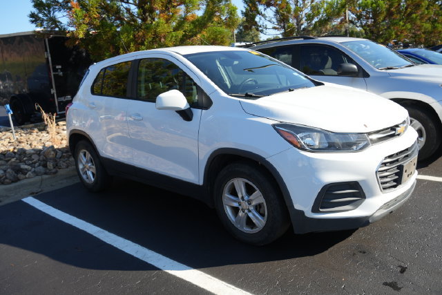 Used 2019 Chevrolet Trax LS w/ Tint and Cruise Package FWD image 3