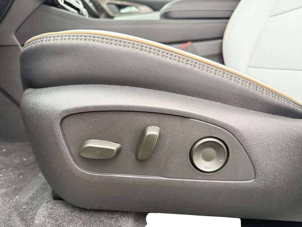 New 2026 Chevrolet Traverse High Country image 10