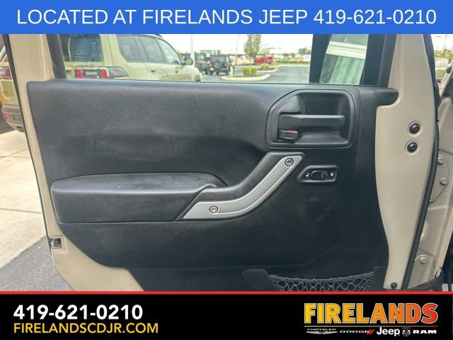 Used 2017 Jeep Wrangler Unlimited Rubicon w/ Connectivity Group AWD/4WD image 20