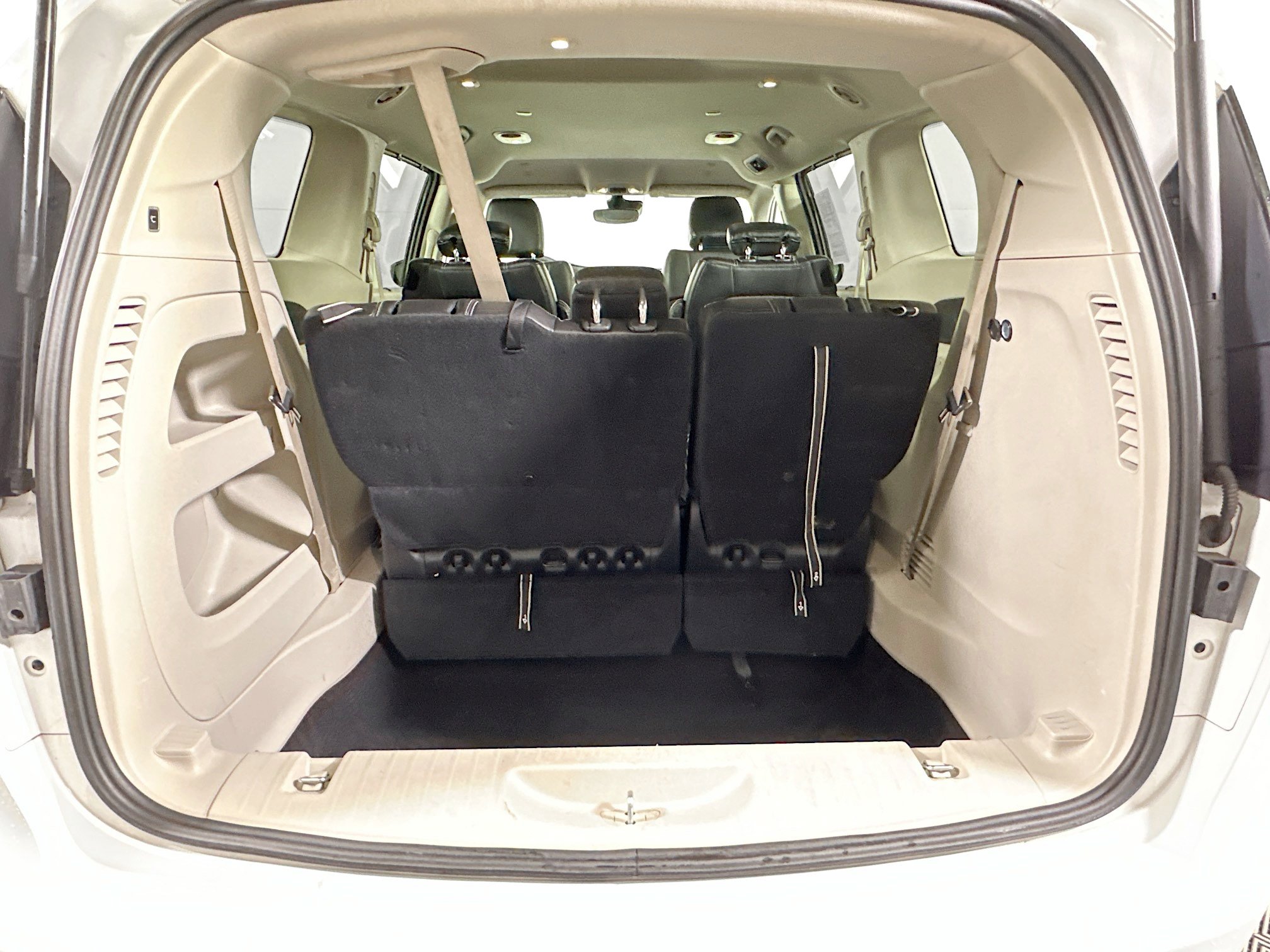Used 2024 Chrysler Pacifica Touring-L FWD image 28
