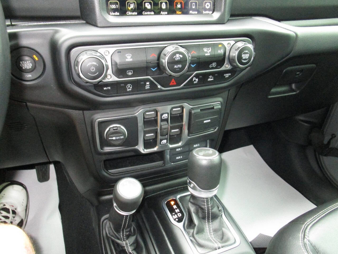 Used 2021 Jeep Wrangler Unlimited Sahara w/ Uconnect 4C Nav & Sound Group image 14