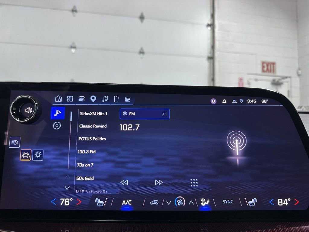 Used 2025 Chevrolet Traverse Z71 w/ Enhanced Driving Package image 32