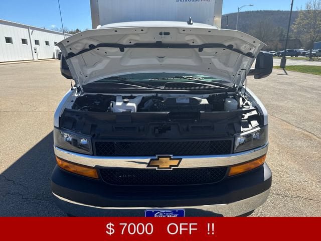 New 2026 Chevrolet Express 3500 w/ Power Convenience Package RWD image 16