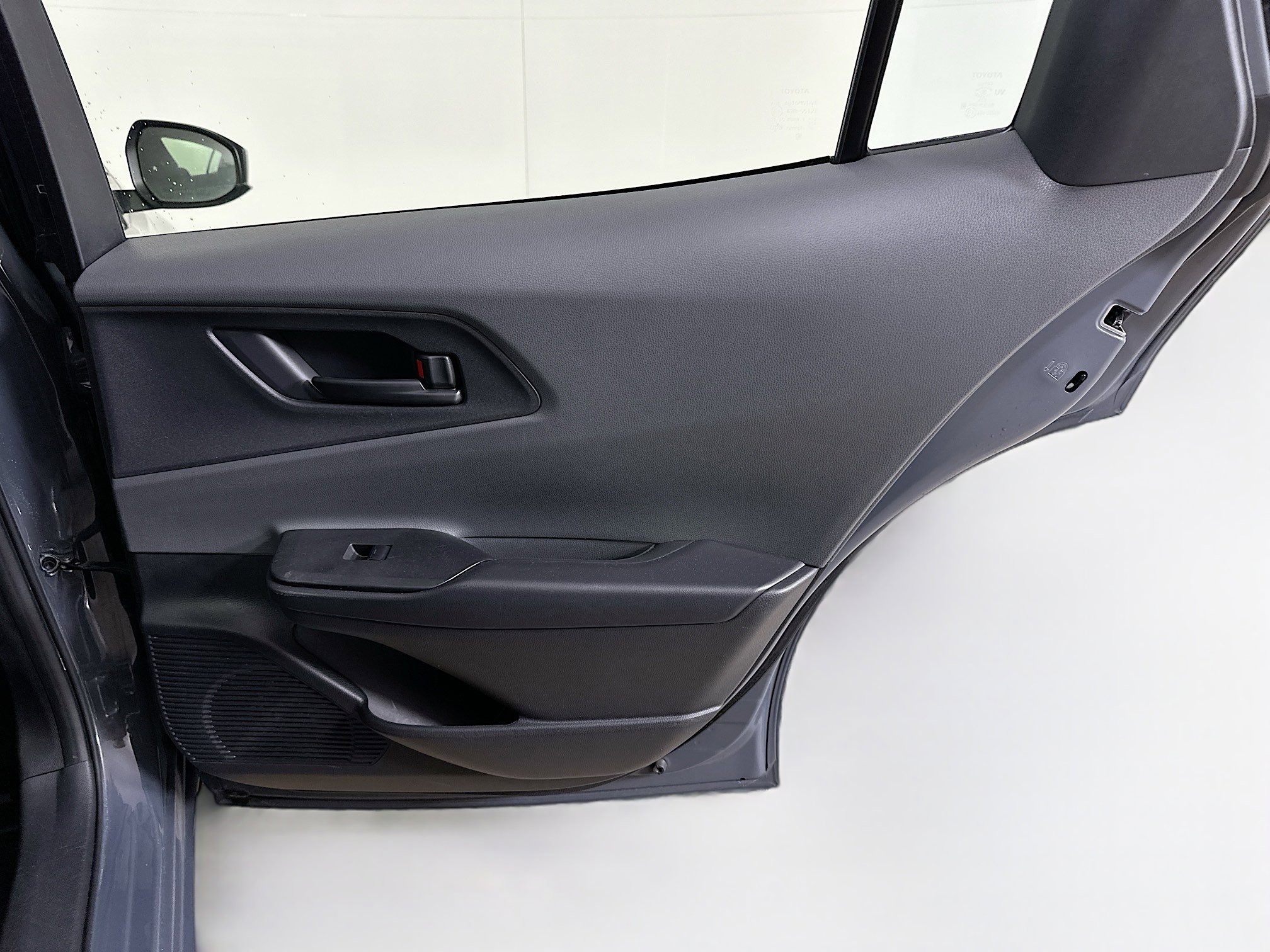 Used 2024 Toyota Prius LE image 29