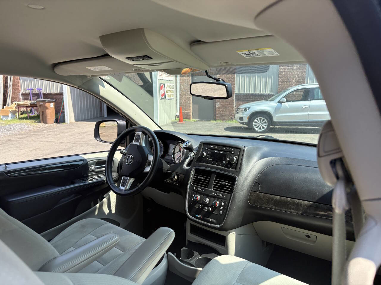 Used 2014 Dodge Grand Caravan SXT w/ UConnect Hands-Free Group image 15
