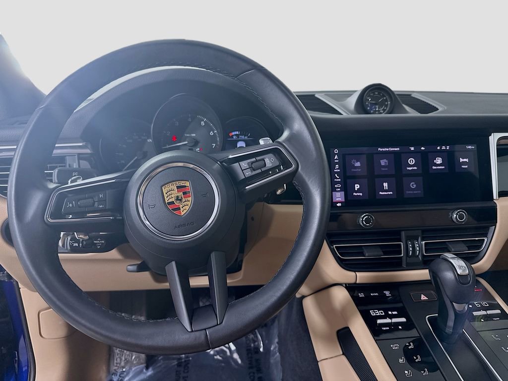 Certified 2023 Porsche Macan image 25