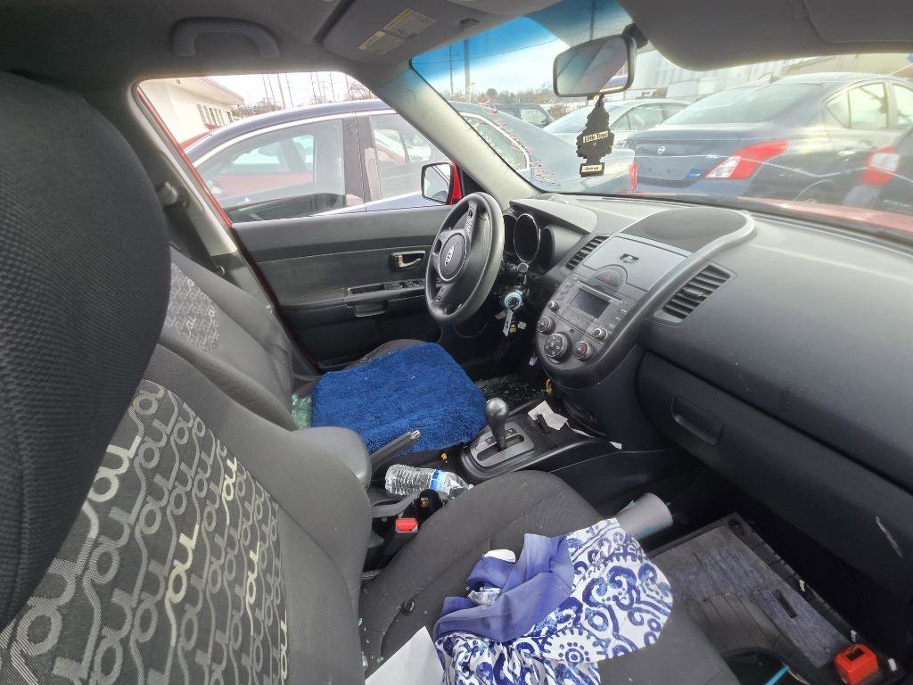 Used 2010 Kia Soul + w/ Audio Pkg image 12