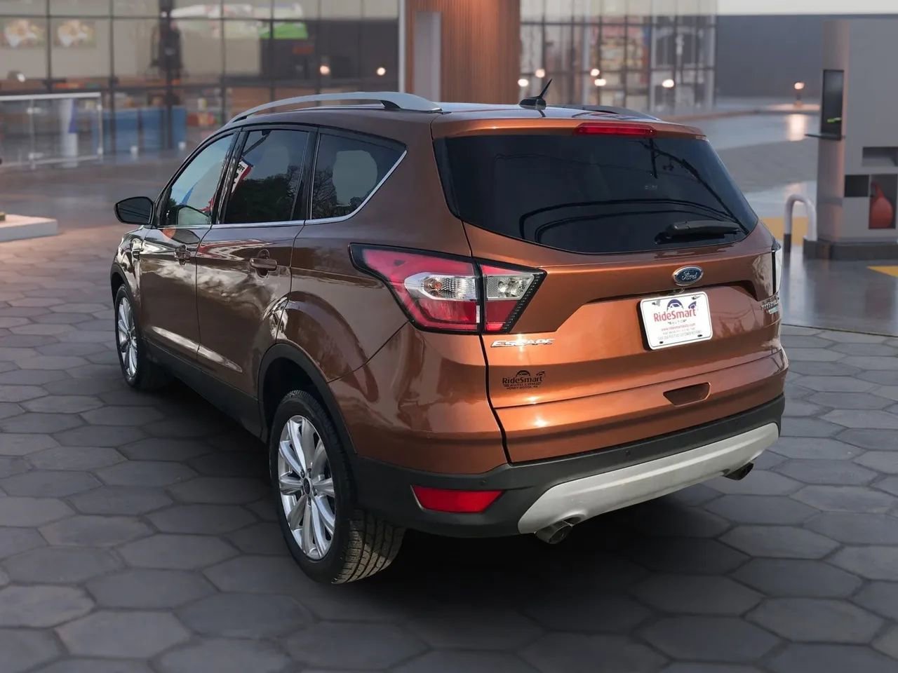 Used 2017 Ford Escape Titanium image 8
