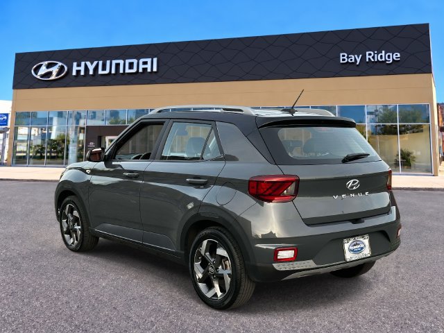 Used 2025 Hyundai Venue Limited FWD image 7