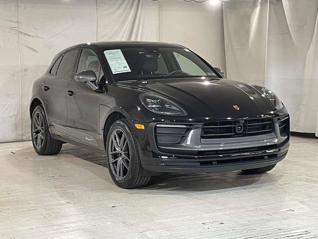 Certified 2026 Porsche Macan Turbo AWD/4WD image 9