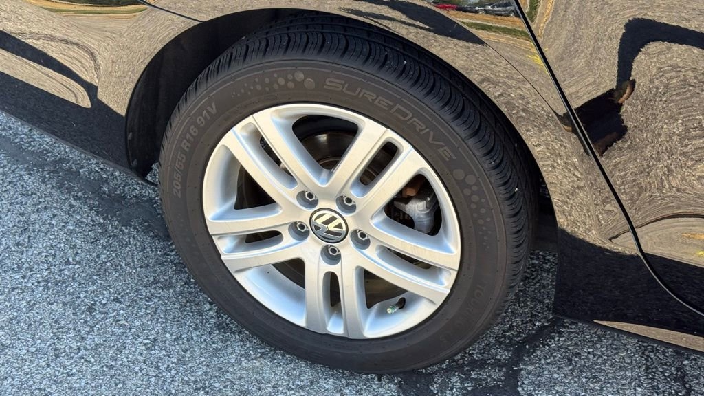 Used 2017 Volkswagen Jetta S w/ Jetta S Cold Weather Package FWD image 19