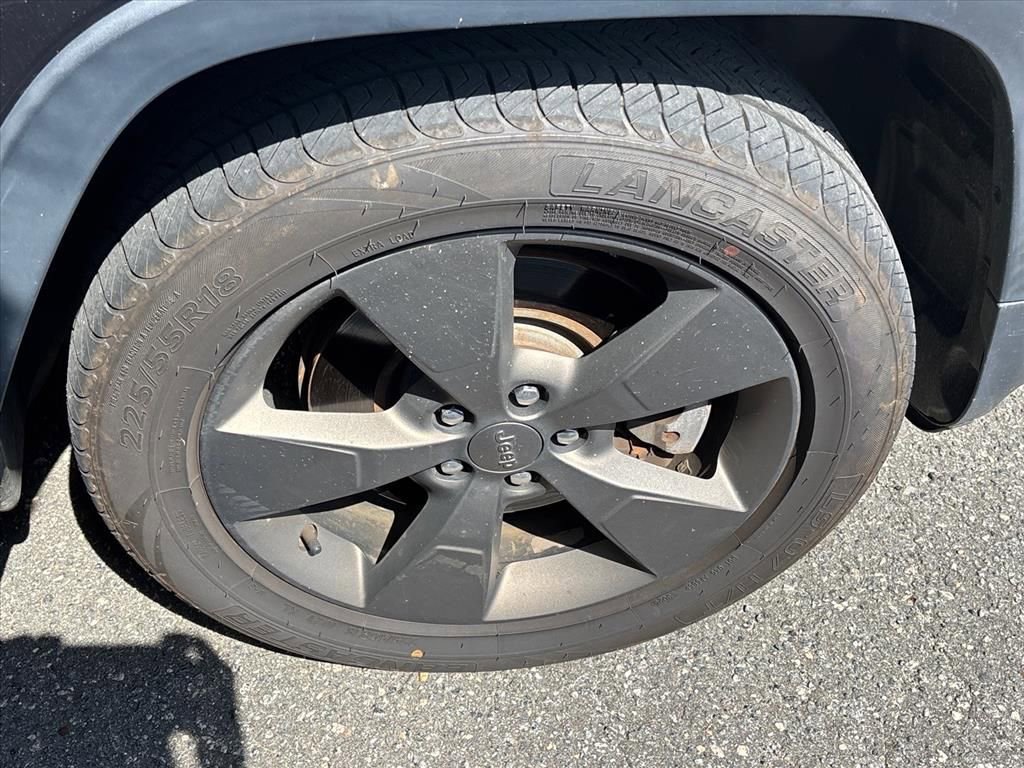 Used 2016 Jeep Cherokee 75th Anniversary image 6