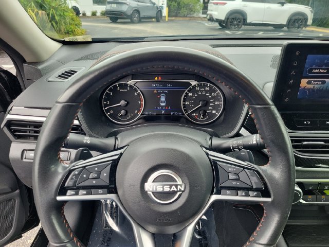 Used 2023 Nissan Altima 2.5 SR w/ SR Premium Package FWD image 23