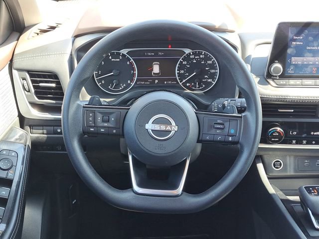 Used 2023 Nissan Rogue SV image 23