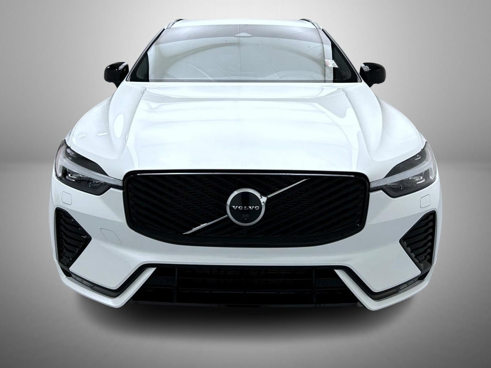 Used 2026 Volvo XC60 B5 Plus w/ Protection Package Premier AWD/4WD image 2