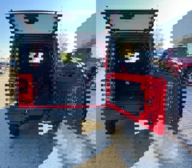 Certified 2025 Jeep Wrangler Sport S image 24