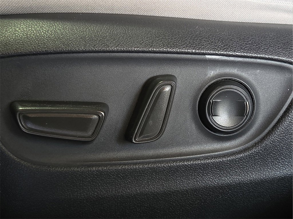 Certified 2020 Toyota RAV4 XLE image 19