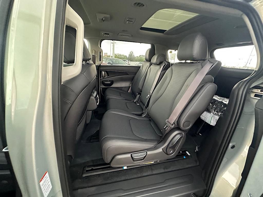 New 2025 Kia Carnival SX Prestige image 19