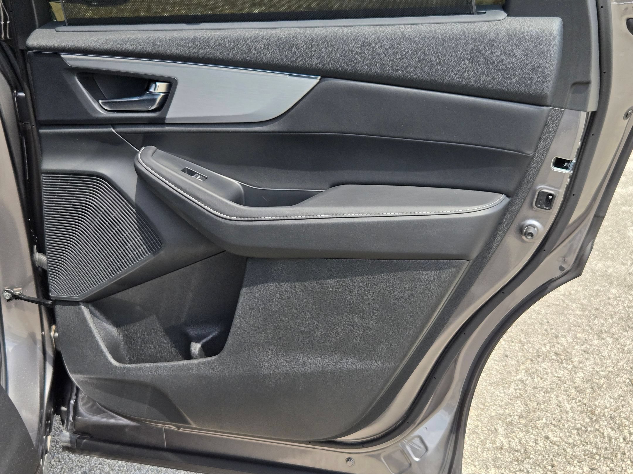 Used 2024 Acura MDX SH-AWD w/ Technology Package image 27