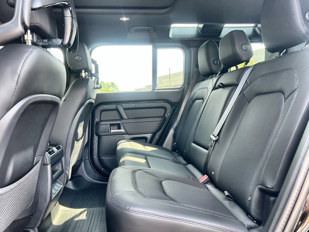 New 2026 Land Rover Defender 110 X-Dynamic SE AWD/4WD image 15