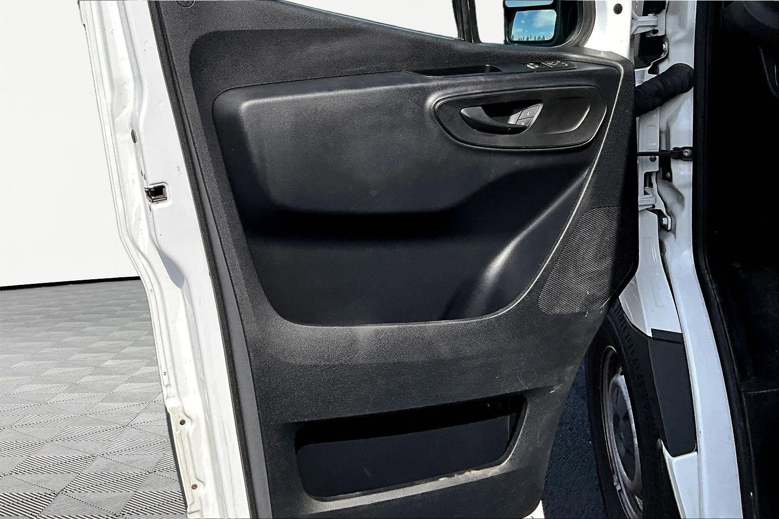 Used 2022 Mercedes-Benz Sprinter 2500 image 15