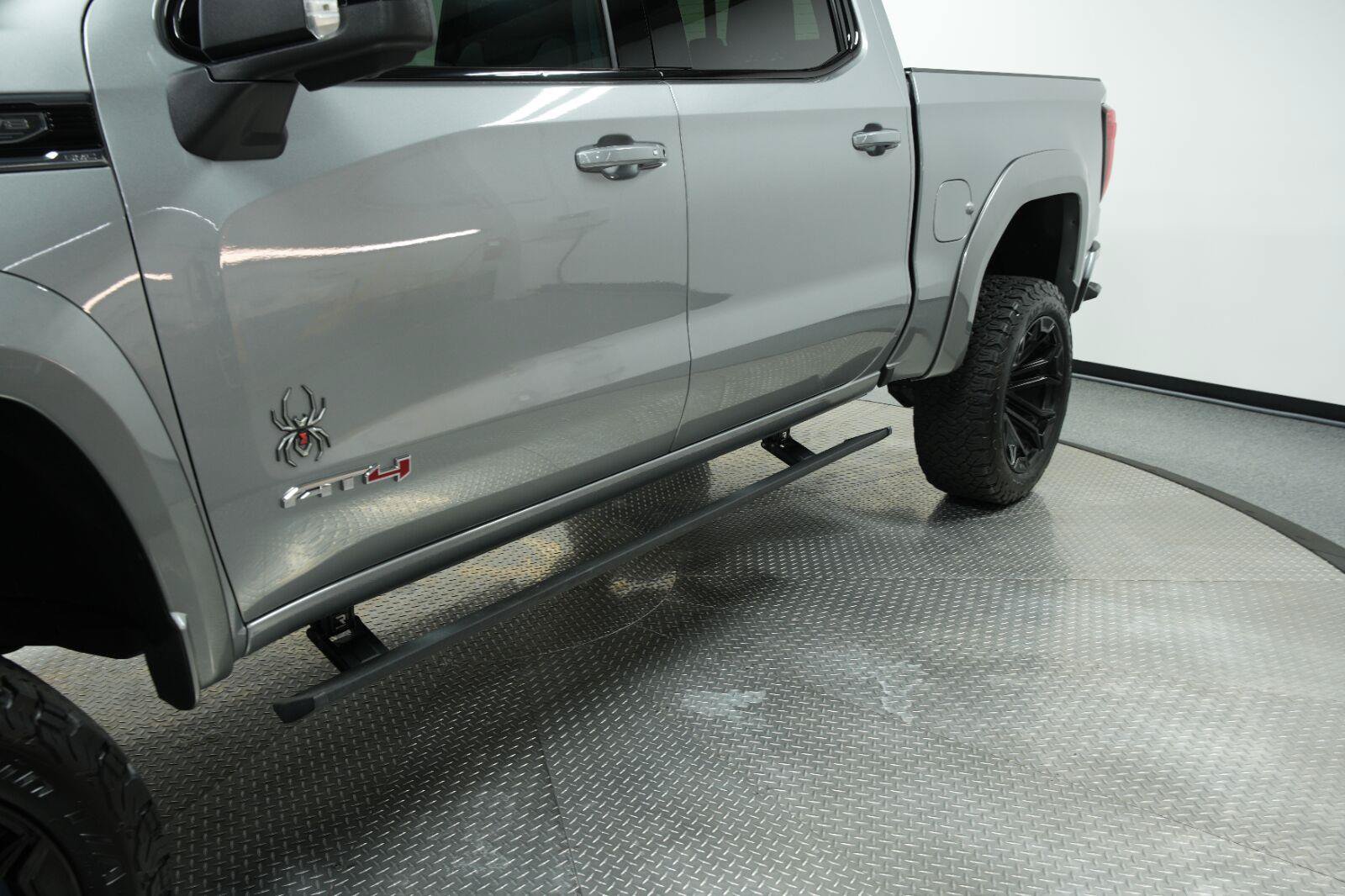 Used 2025 GMC Sierra 1500 AT4 w/ AT4 Premium Package AWD/4WD image 4