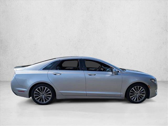 Used 2020 Lincoln MKZ image 4