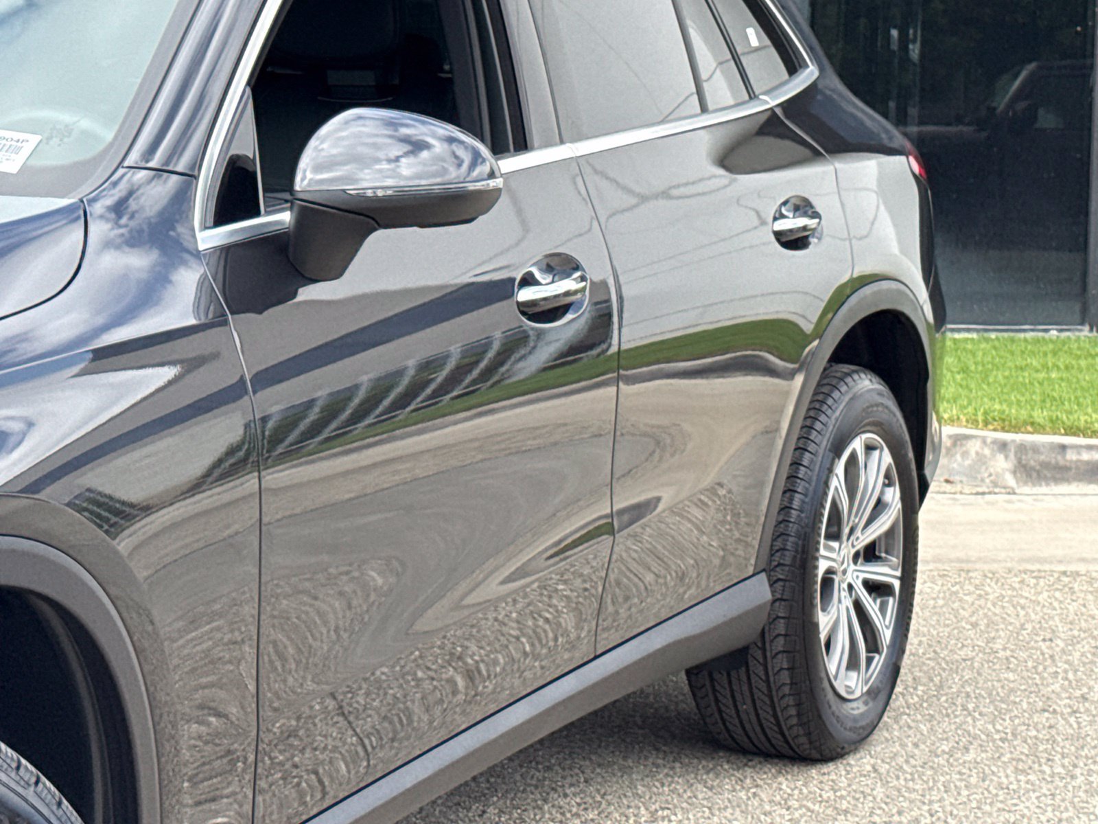 Used 2026 Mercedes-Benz GLC 300 image 4