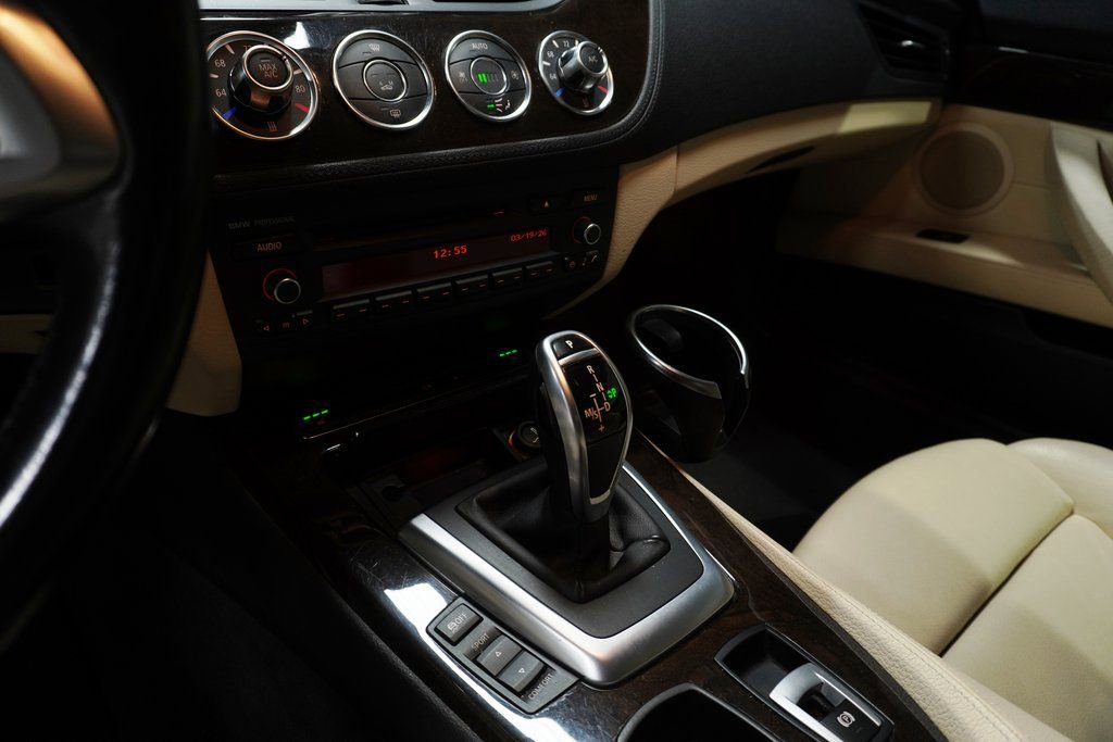 Used 2013 BMW Z4 sDrive28i image 14