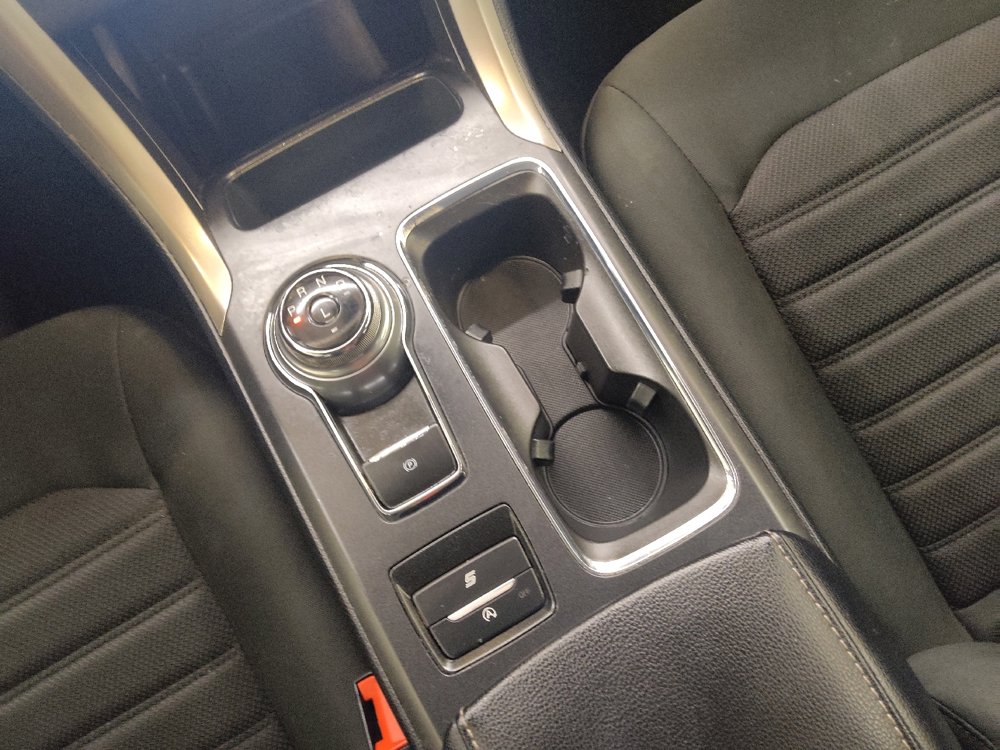 Used 2020 Ford Fusion SE image 26
