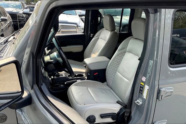 Used 2022 Jeep Wrangler Unlimited Sahara image 25