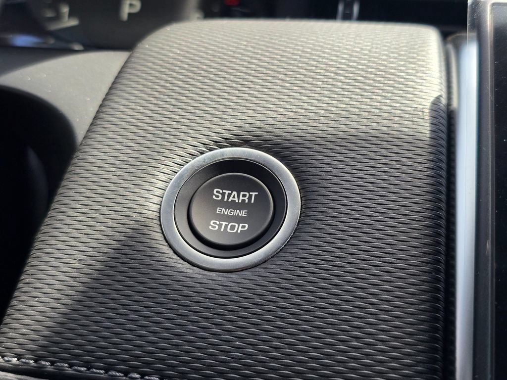New 2026 Land Rover Discovery Sport Landmark AWD/4WD image 37