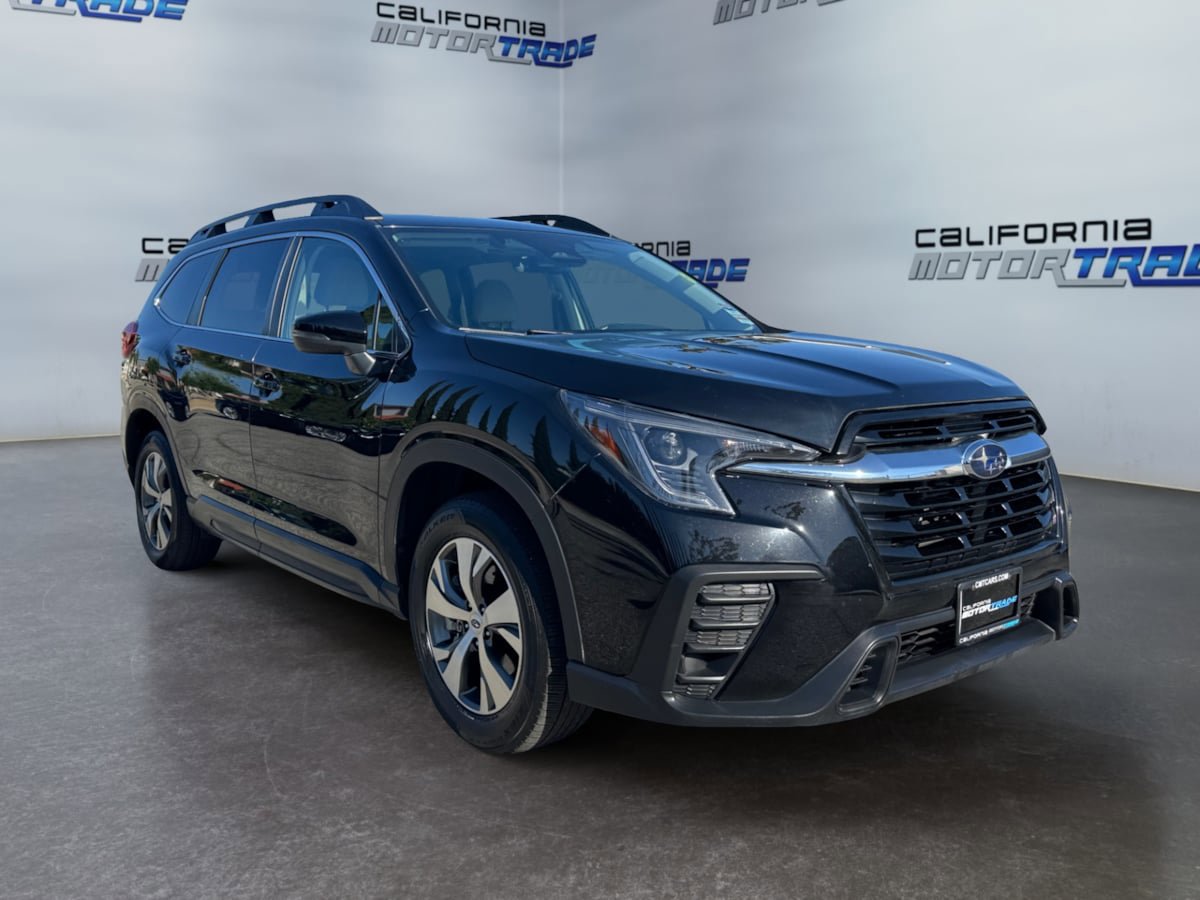 Used 2023 Subaru Ascent Premium w/ Convenience Package AWD/4WD image 3
