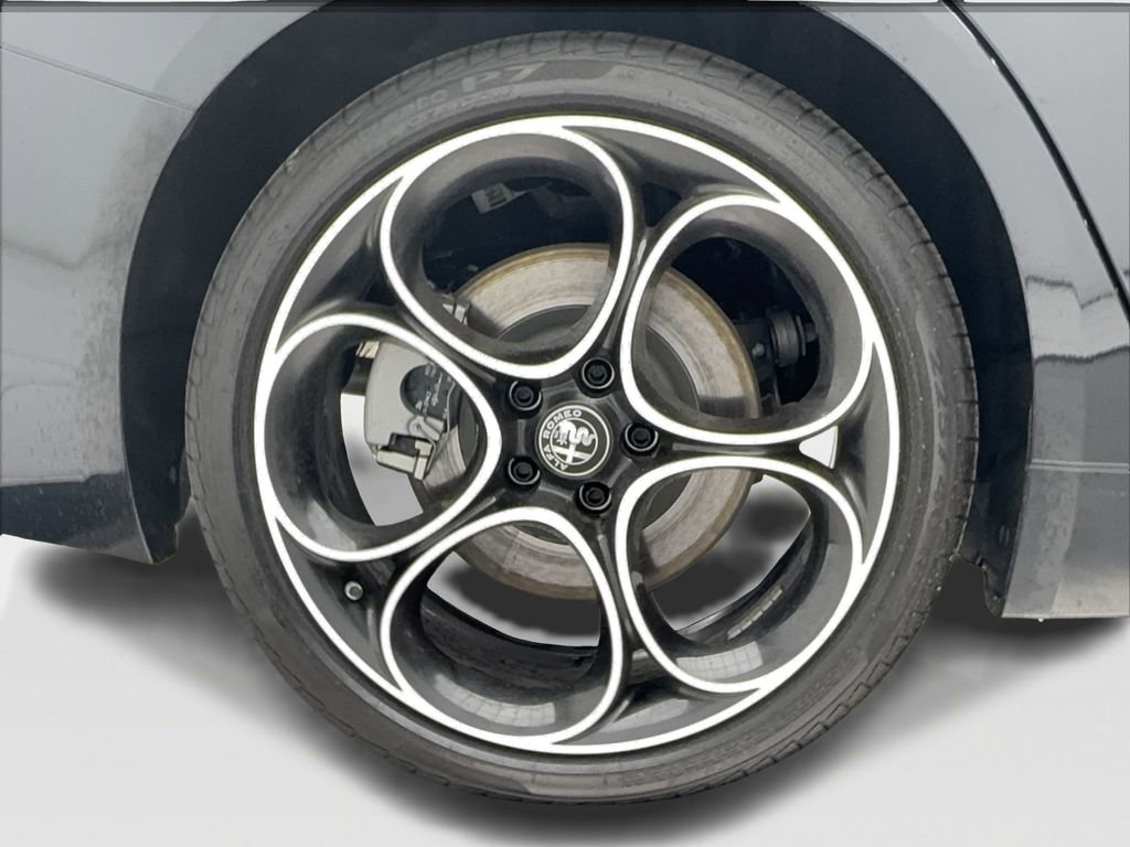 New 2025 Alfa Romeo Giulia RWD image 9