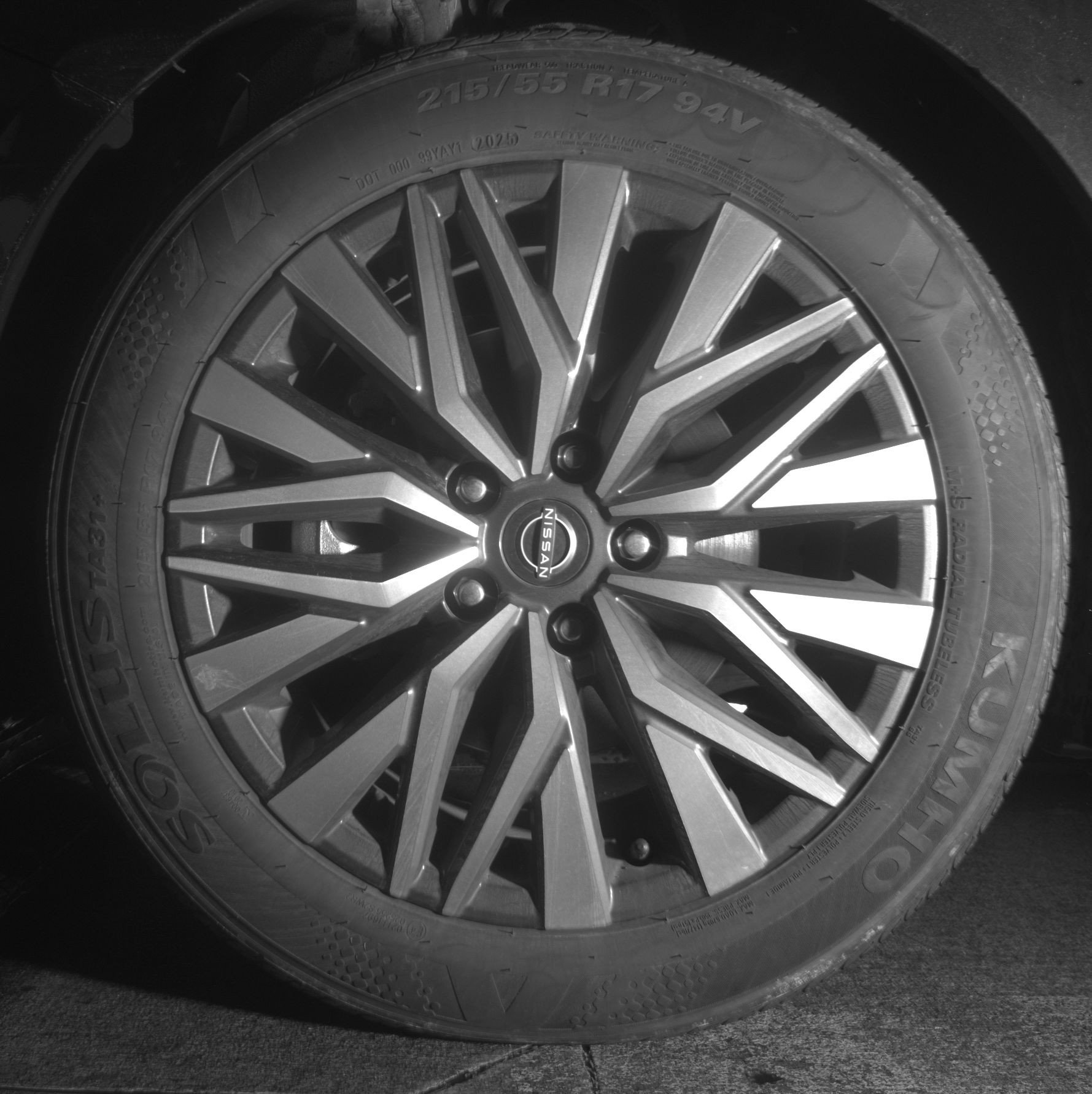 Used 2025 Nissan Altima 2.5 SV FWD image 12