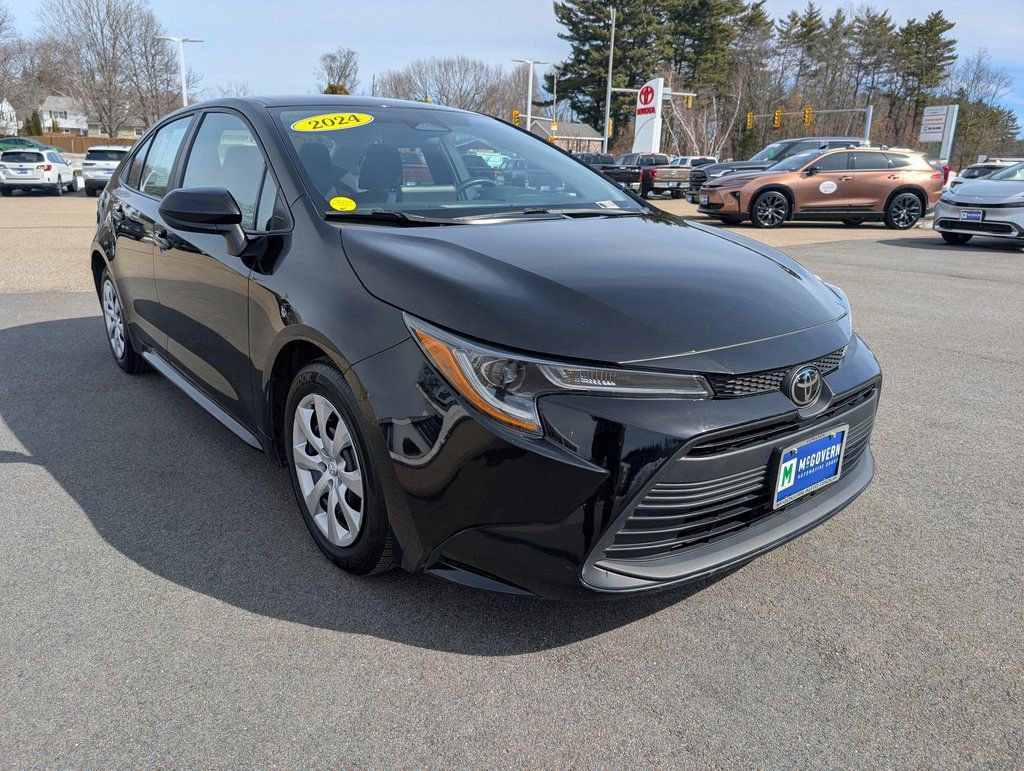 Used 2024 Toyota Corolla LE image 8