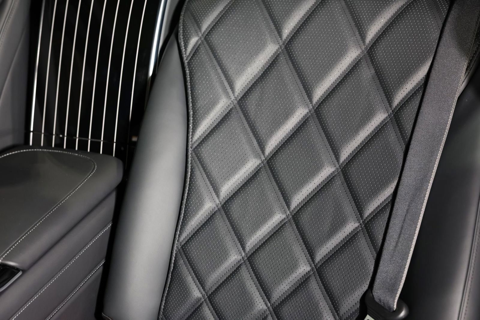 Used 2024 Mercedes-Benz Maybach S 580 4MATIC image 38