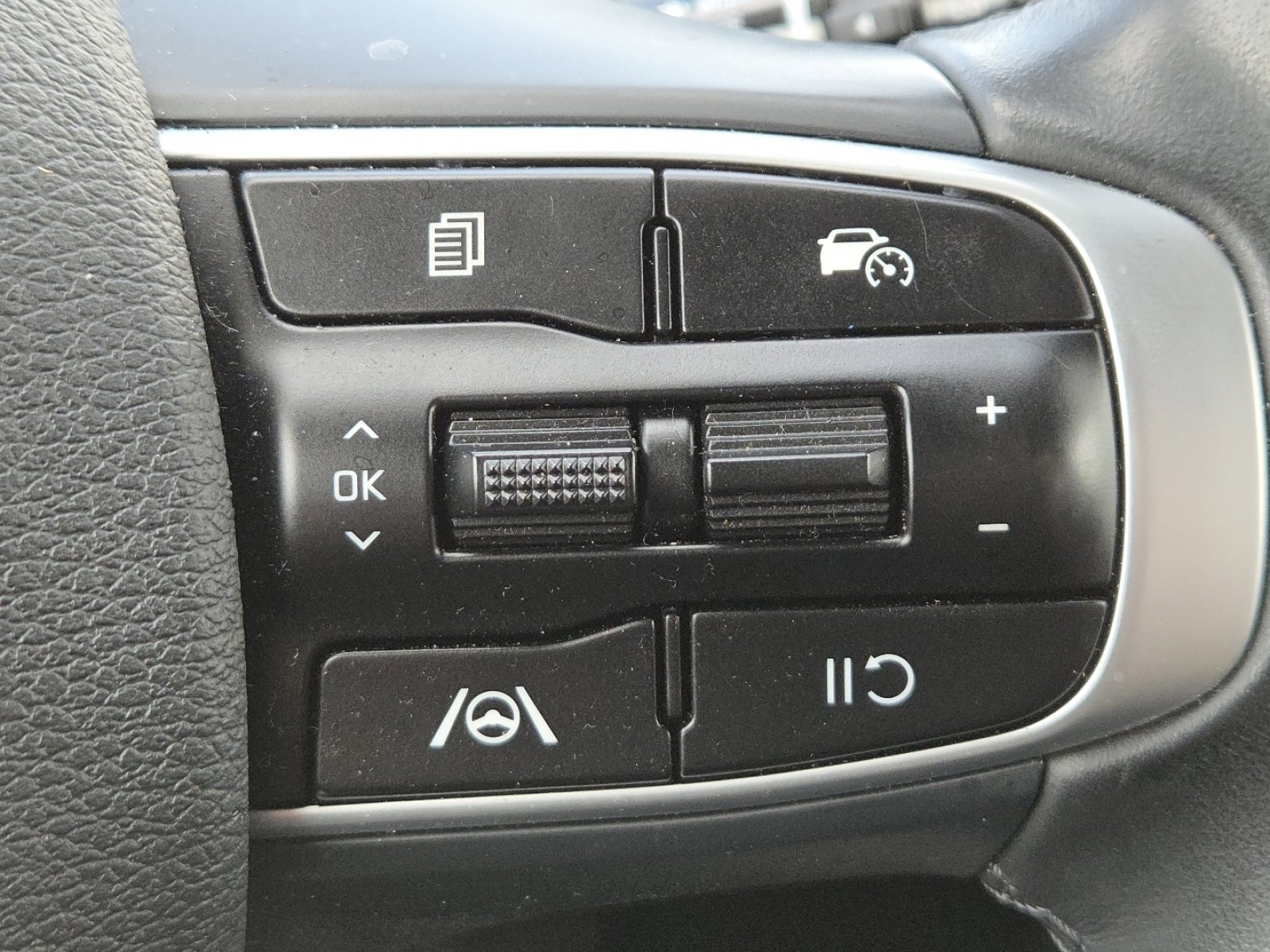 Used 2023 Kia Sportage X-Line w/ X-Line Premium Package AWD/4WD image 10