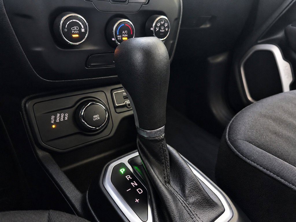 Used 2018 Jeep Renegade Sport w/ Power & Air Group AWD/4WD image 13