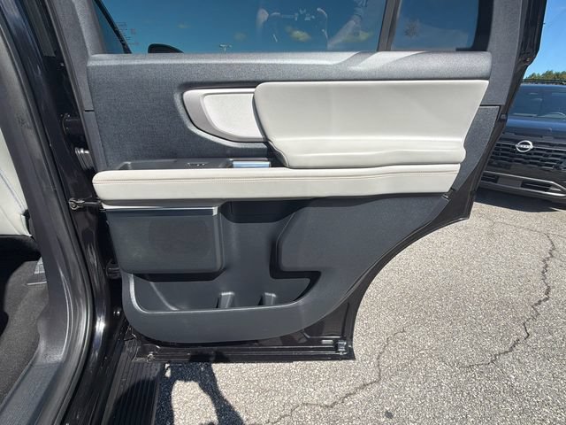 Used 2025 Ford Expedition Active AWD/4WD image 16