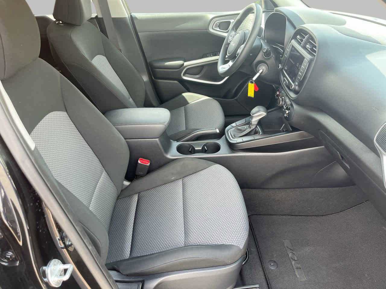Used 2024 Kia Soul LX w/ LX Technology Package image 8