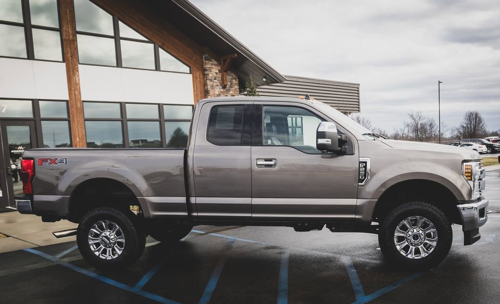 Used 2019 Ford F250 Lariat w/ Chrome Package image 28