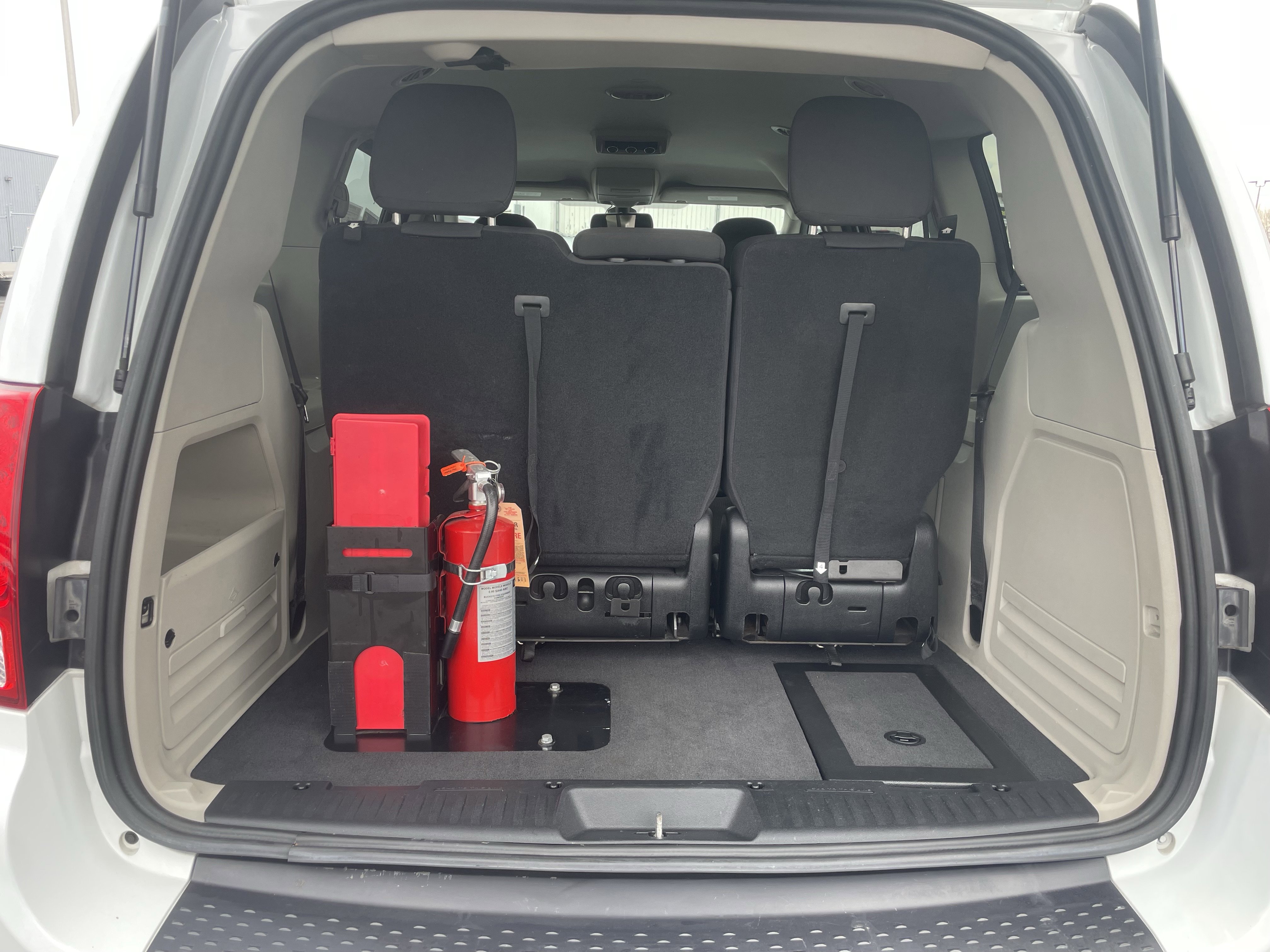 Used 2019 Dodge Grand Caravan SE FWD image 9