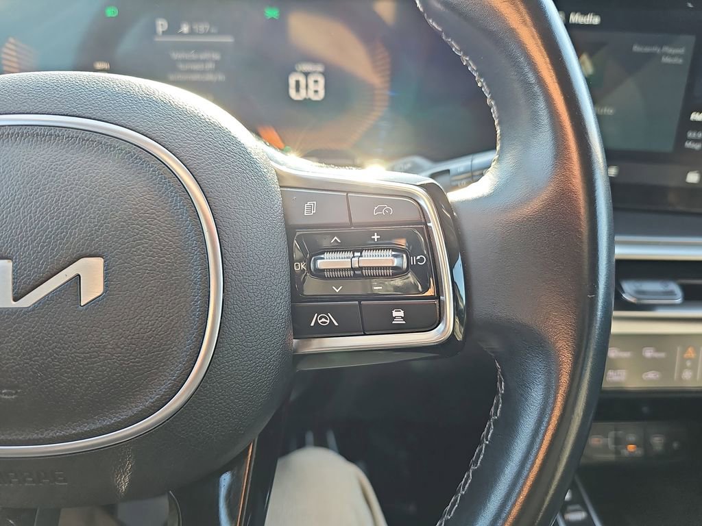 Used 2024 Kia Sorento S image 22