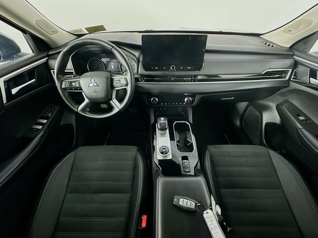 Used 2025 Mitsubishi Outlander SE AWD/4WD image 10