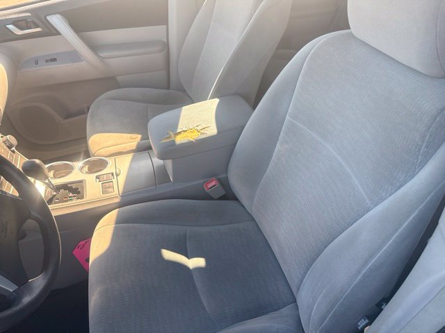 Used 2012 Toyota Highlander FWD w/ Tech Pkg image 24