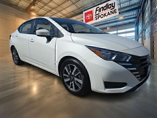 Used 2024 Nissan Versa SV FWD image 2